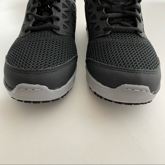 REEBOK WOMENS WORK SHOES SLIP AND OIL RESISTANT BLACK MEMORY TECH VEGAN - Picture 6 of 13